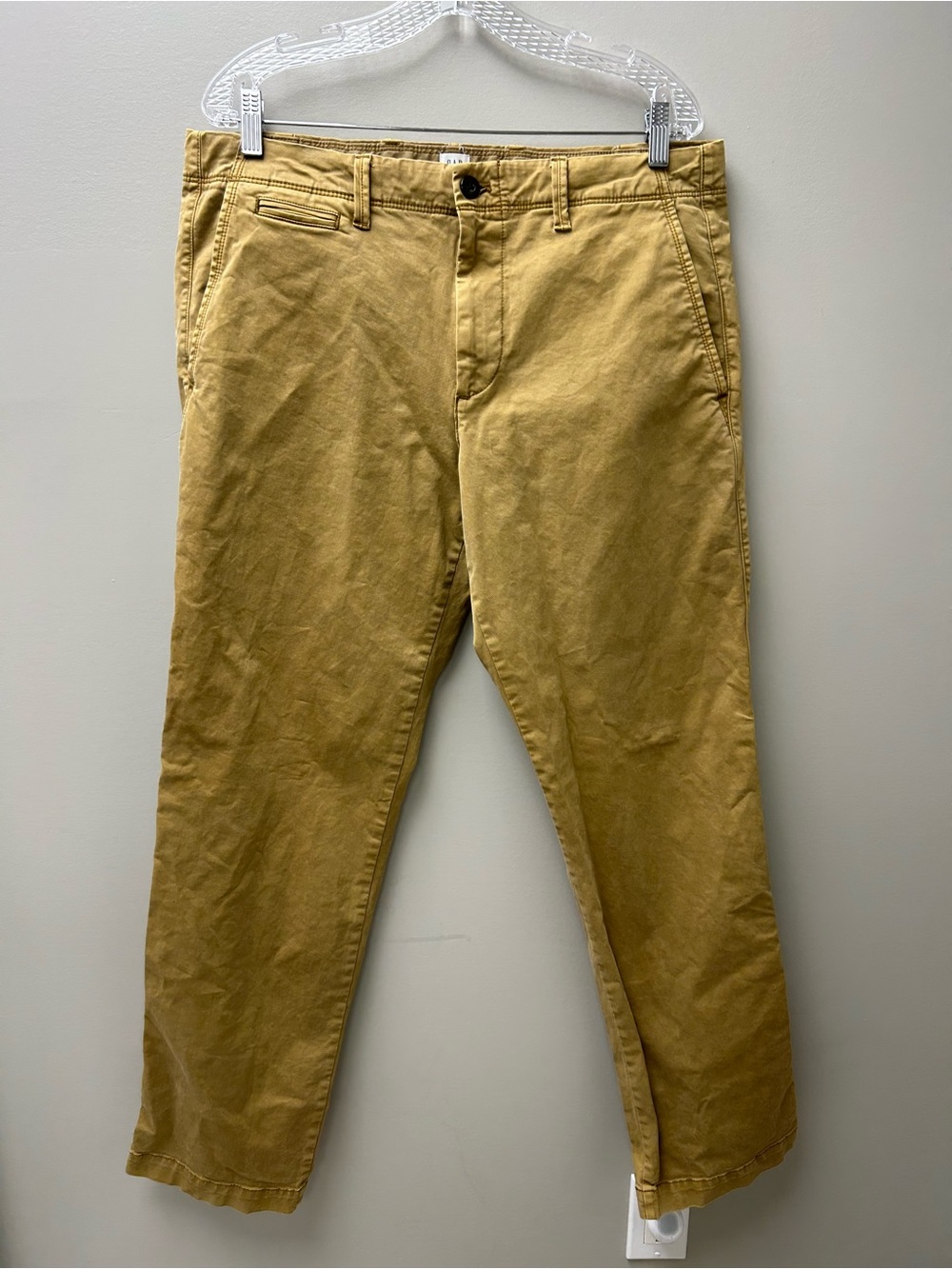 Gap Men’s Tan Chino Straight Leg Pants